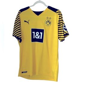 Nike Soccer Jersey- Like New- Male a offer